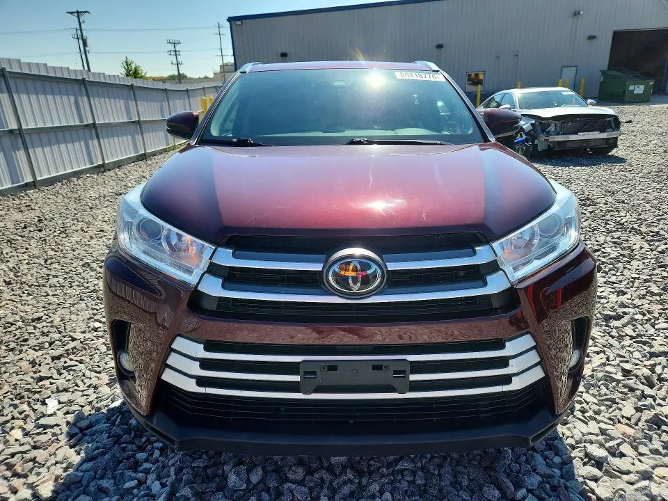 2019 TOYOTA HIGHLANDER XLE  