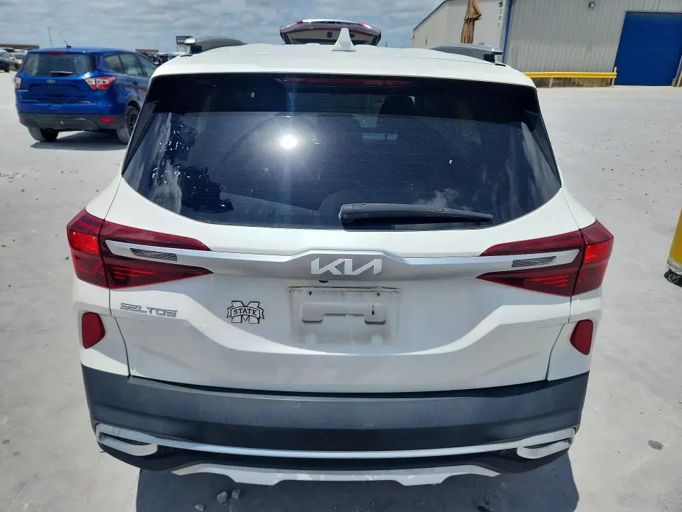 2022 KIA SELTOS S  