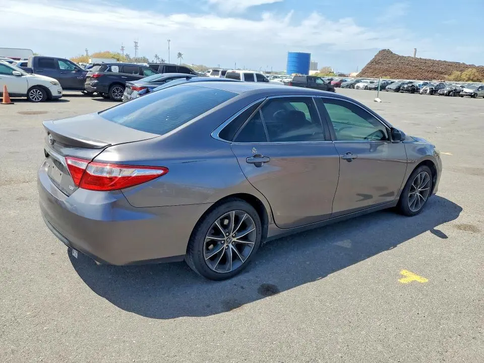 2015 TOYOTA CAMRY LE  