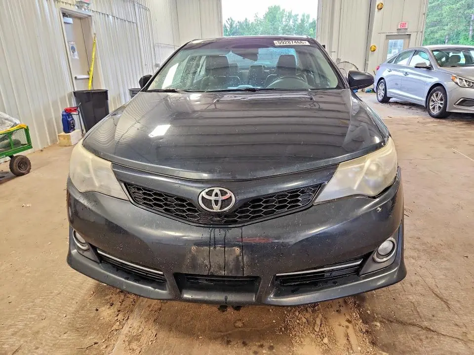 2014 TOYOTA CAMRY SE  