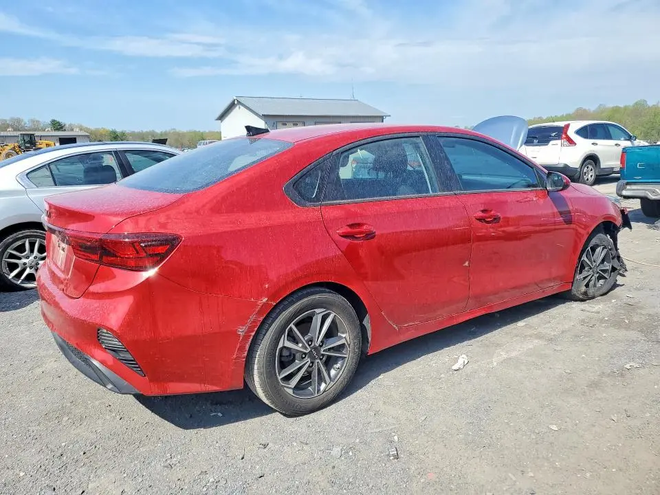 2023 KIA FORTE LXS  