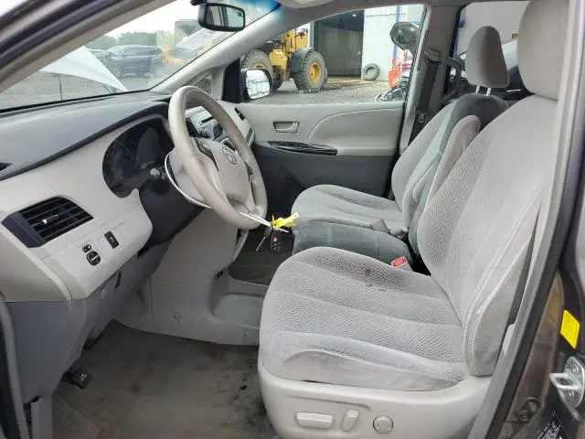 2011 TOYOTA SIENNA LE  