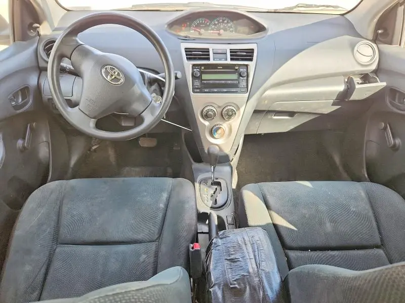 2010 TOYOTA YARIS BASE  