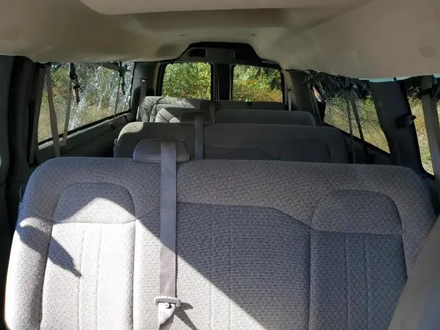 2025 GMC SAVANA G3500 LT  