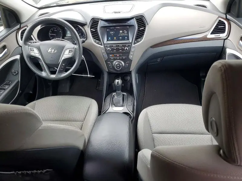 2017 HYUNDAI SANTA FE SE  