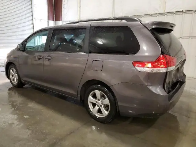 2013 TOYOTA SIENNA LE  