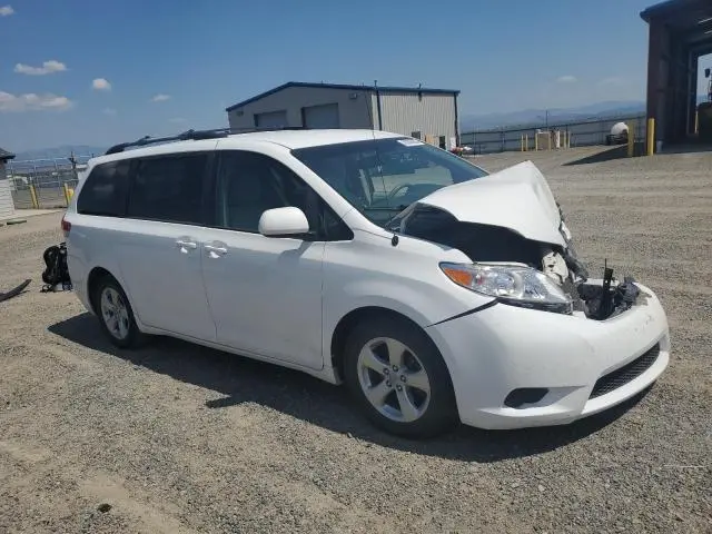 2014 TOYOTA SIENNA LE