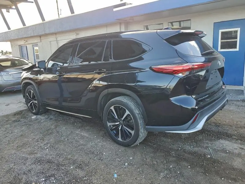 2022 TOYOTA HIGHLANDER XSE  