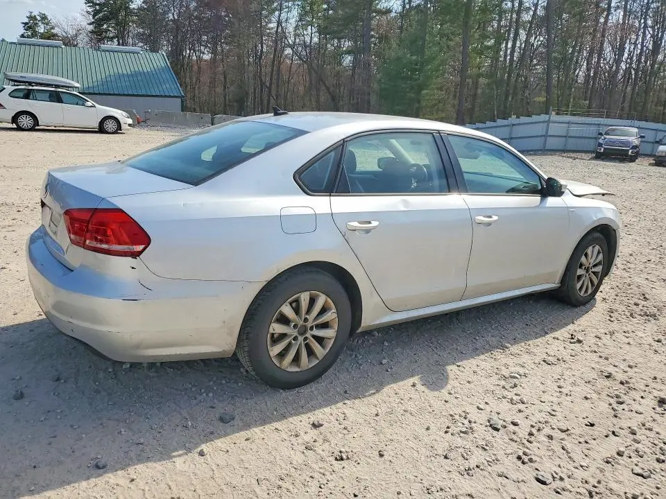 2015 VOLKSWAGEN PASSAT S  