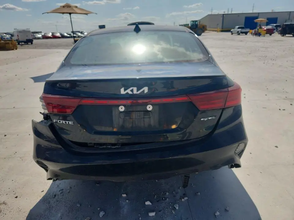 2023 KIA FORTE GT LINE  