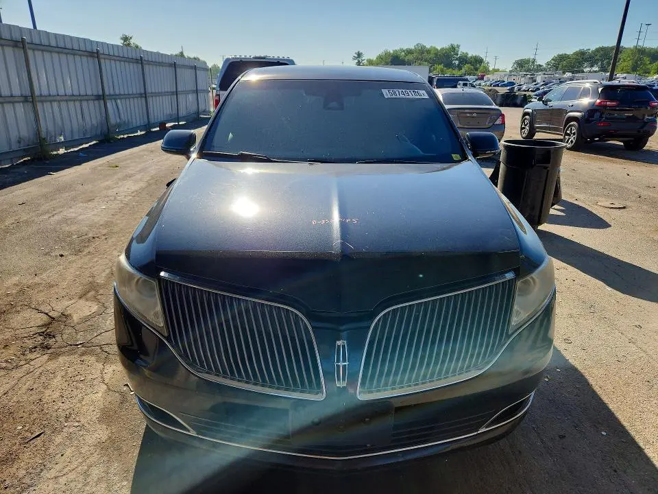 2014 LINCOLN MKT   