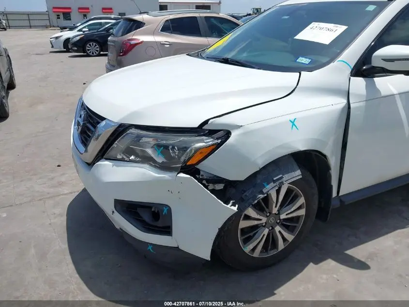 2017 NISSAN PATHFINDER SL