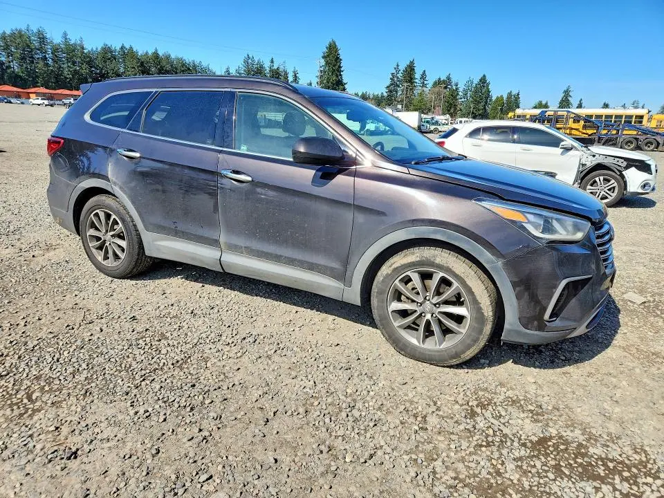2017 HYUNDAI SANTA FE SE  