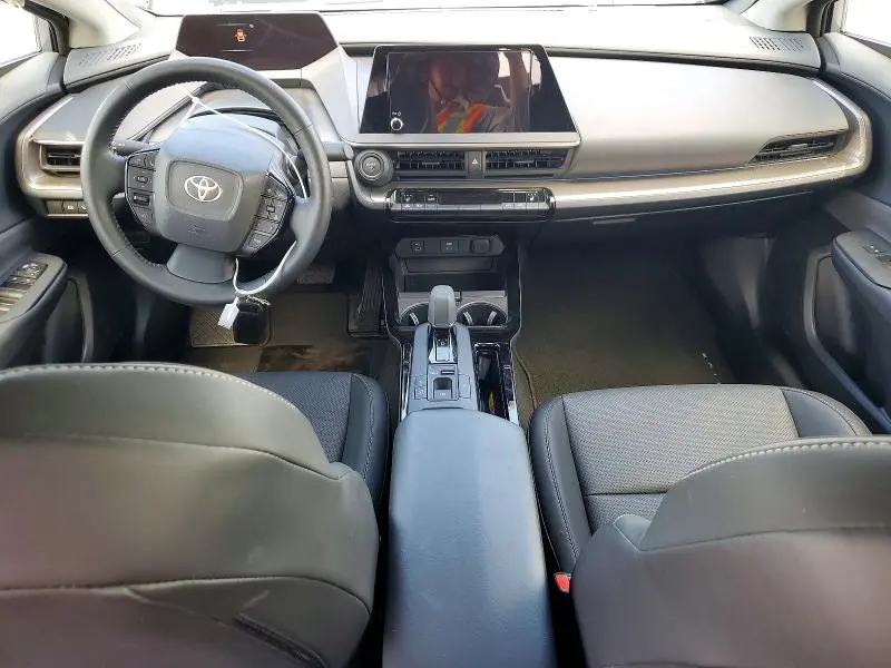 2024 TOYOTA PRIUS XLE  