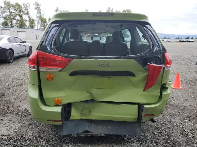 2014 TOYOTA SIENNA   