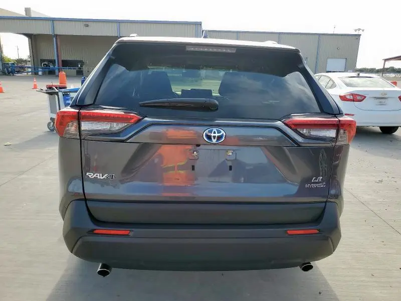 2021 TOYOTA RAV4 LE  