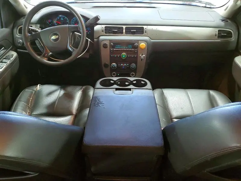 2010 CHEVROLET SUBURBAN C1500 LS  