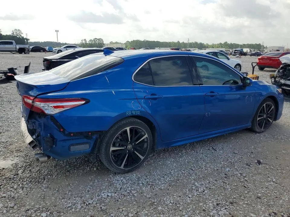 2020 TOYOTA CAMRY XSE  