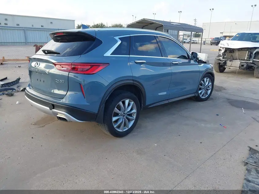 2022 INFINITI QX50 LUXE