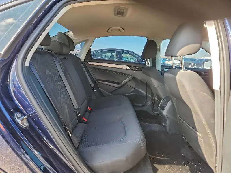 2012 VOLKSWAGEN PASSAT S  