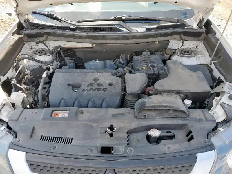 2019 MITSUBISHI OUTLANDER SE  