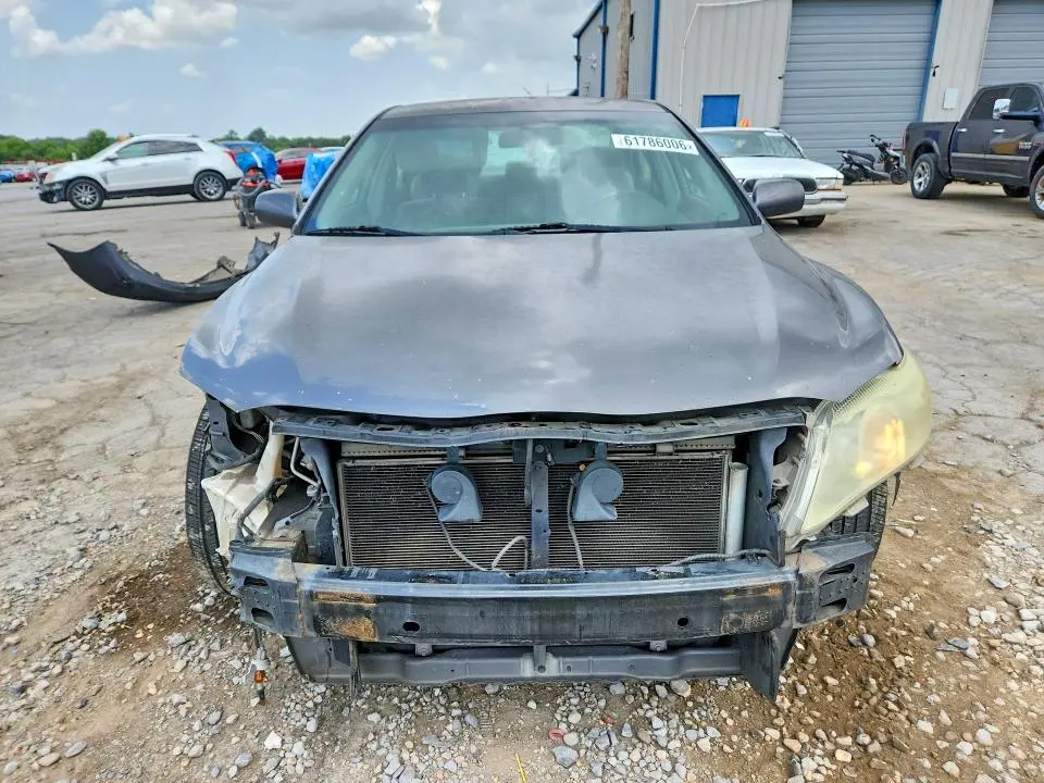 2011 TOYOTA CAMRY LE  