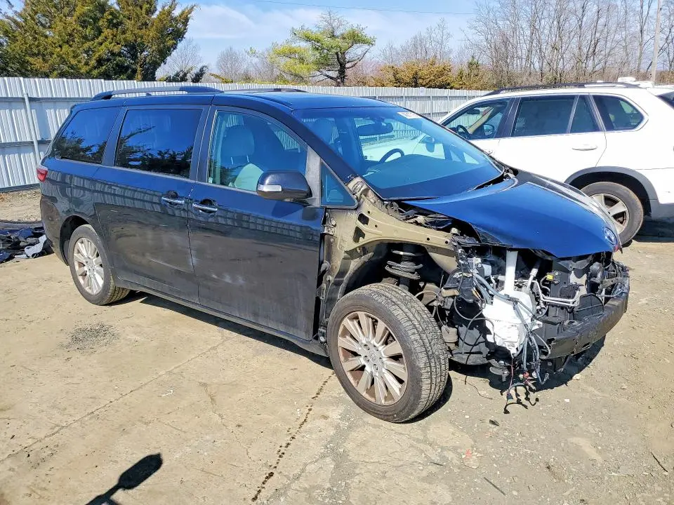 2016 TOYOTA SIENNA LIMITED PREMIUM 7-PASSENGER  