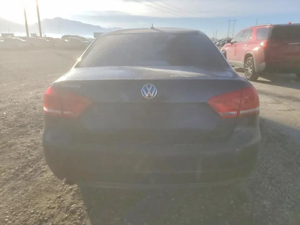 2012 VOLKSWAGEN PASSAT S  