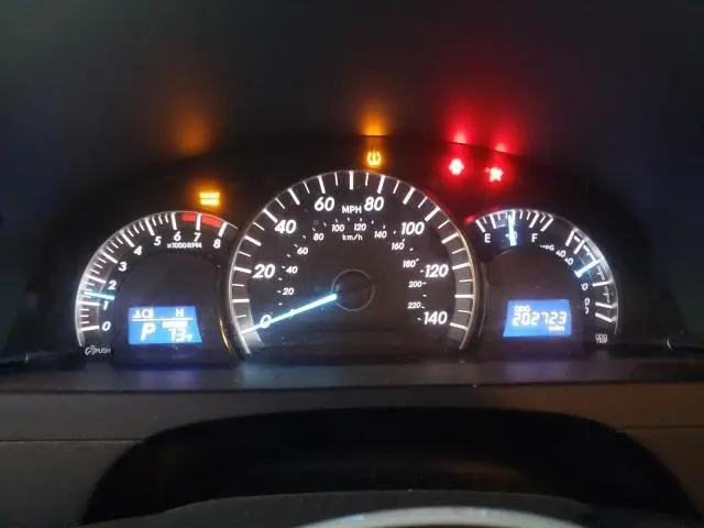 2012 TOYOTA CAMRY SE  