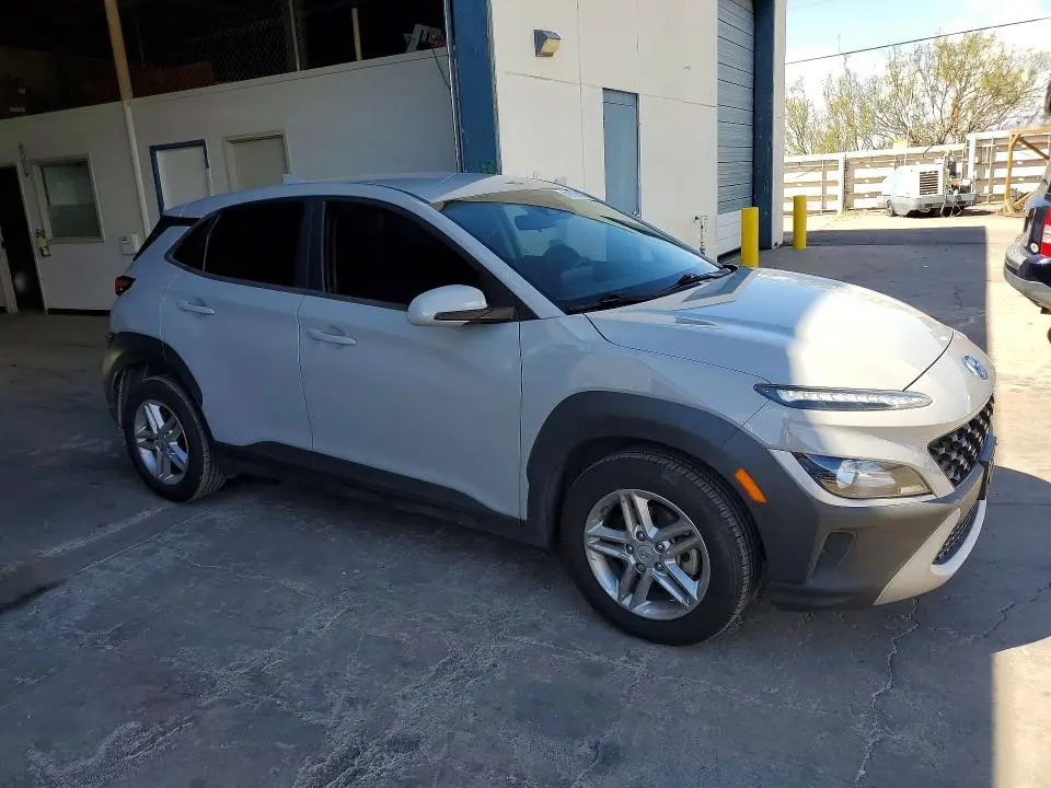2022 HYUNDAI KONA SE  