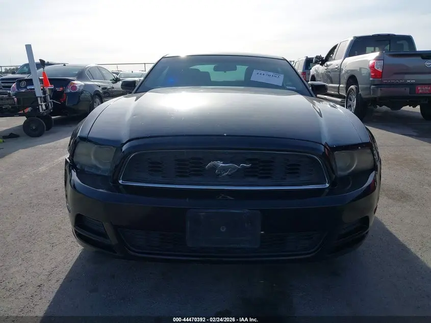 2013 FORD MUSTANG V6