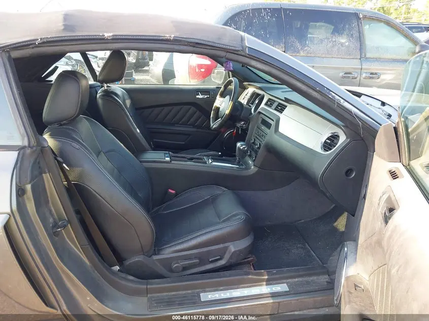 2011 FORD MUSTANG V6 PREMIUM
