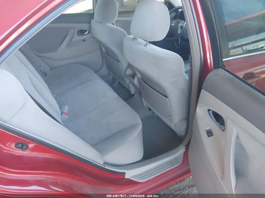 2011 TOYOTA CAMRY LE