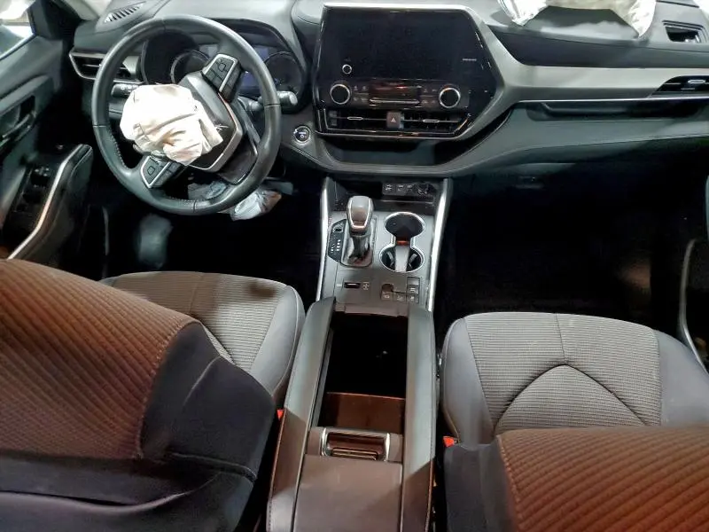 2023 TOYOTA HIGHLANDER HYBRID LE  