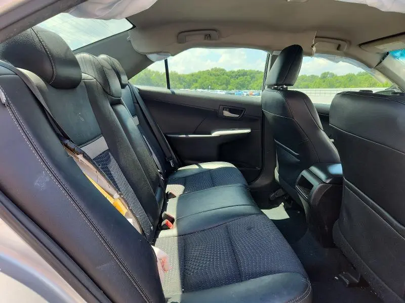 2014 TOYOTA CAMRY SE  