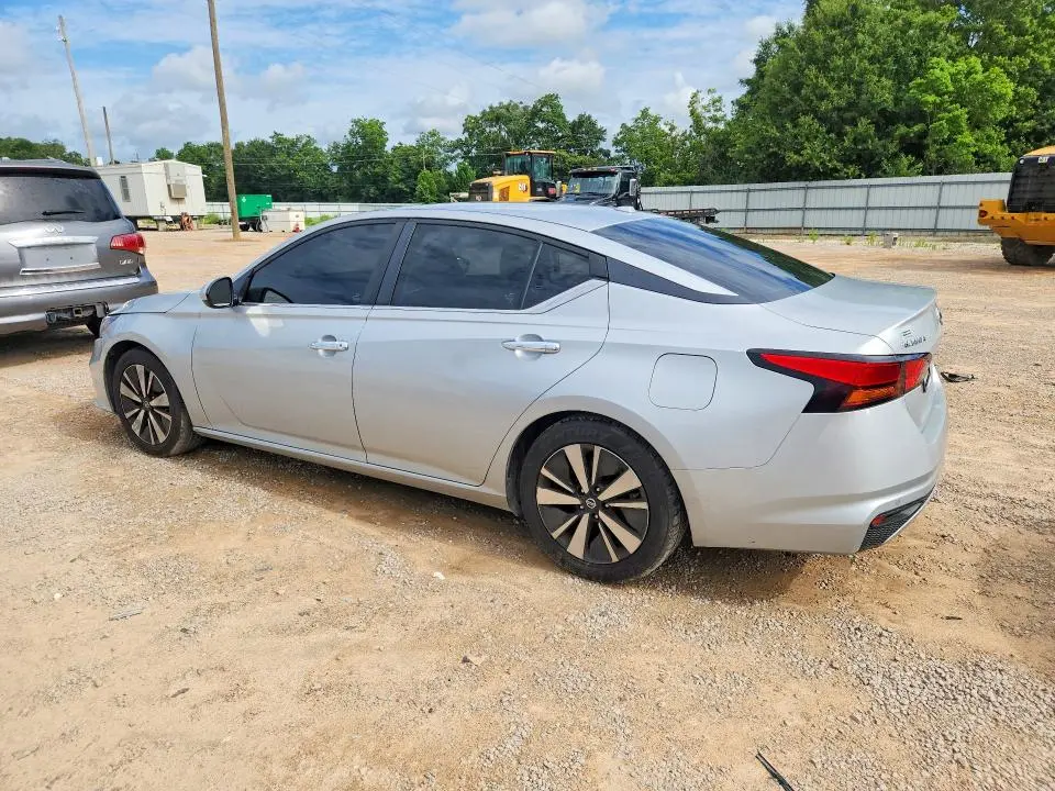 2022 NISSAN ALTIMA SV  