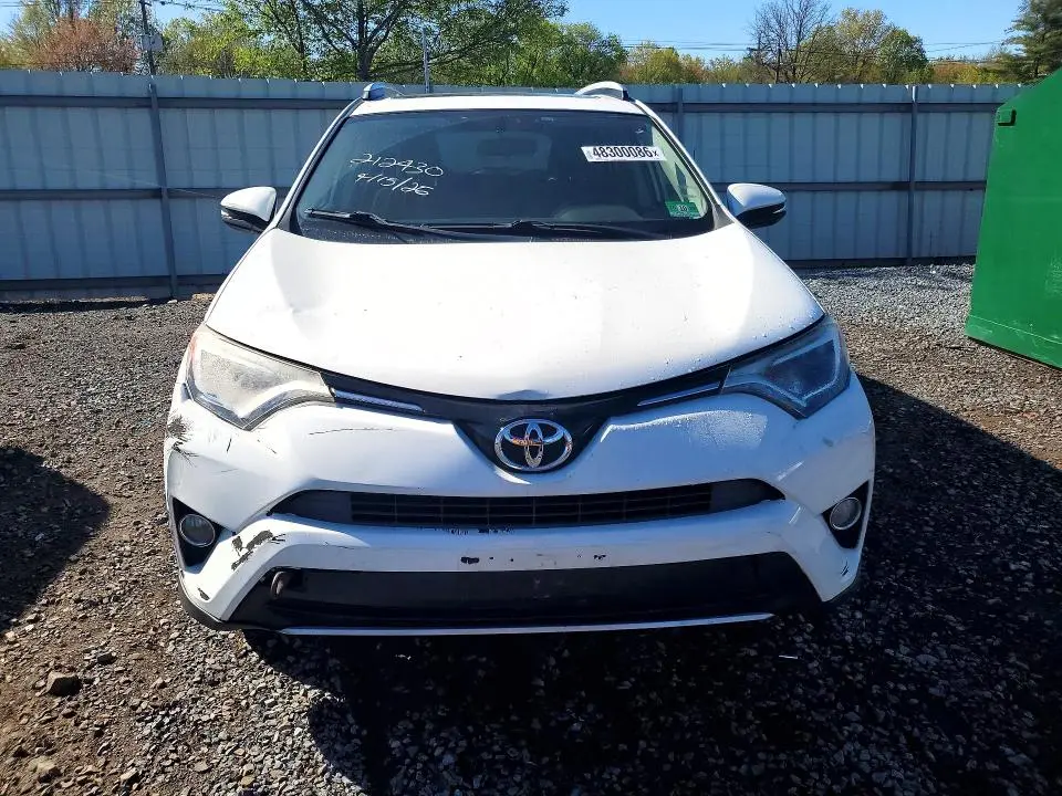 2016 TOYOTA RAV4 XLE  
