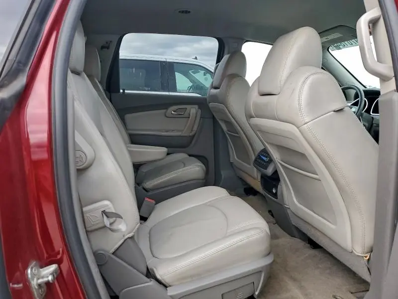 2011 CHEVROLET TRAVERSE LT  