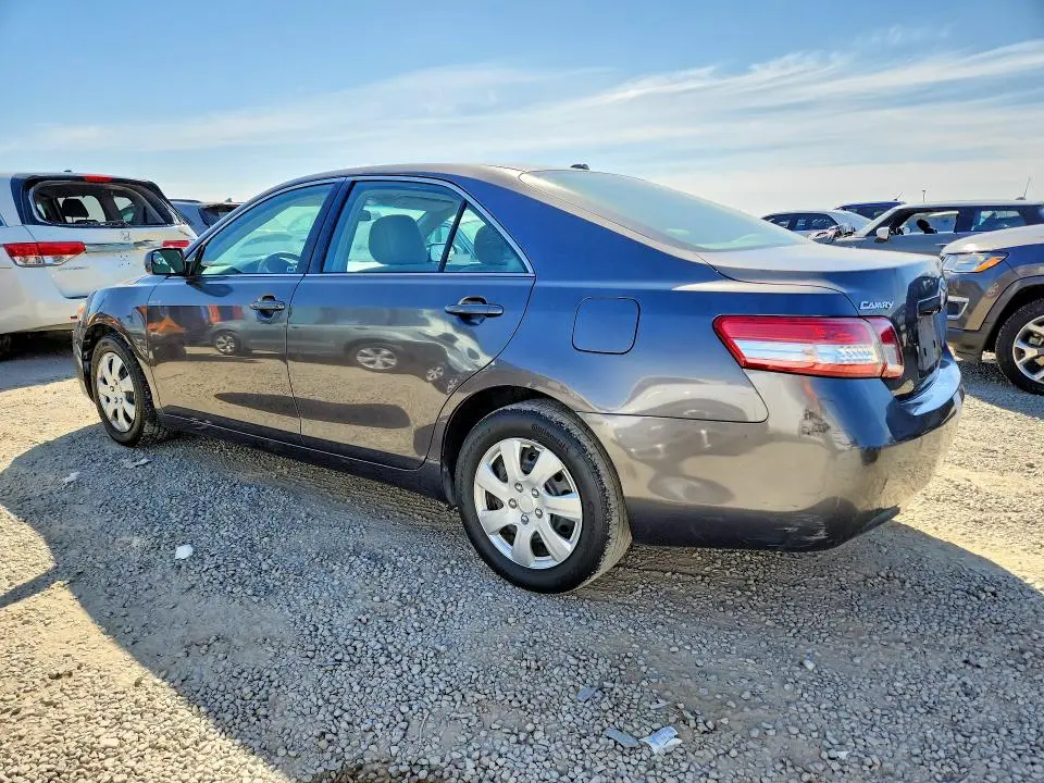 2011 TOYOTA CAMRY LE  