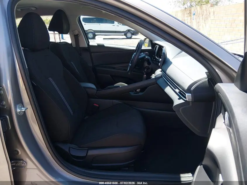 2023 HYUNDAI ELANTRA SE