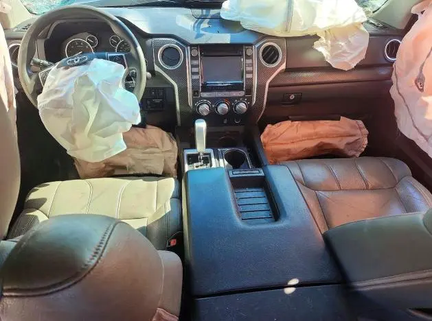 2016 TOYOTA TUNDRA CREWMAX SR5  