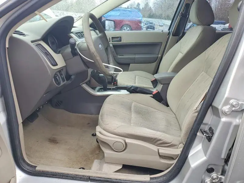 2010 FORD FOCUS SE  
