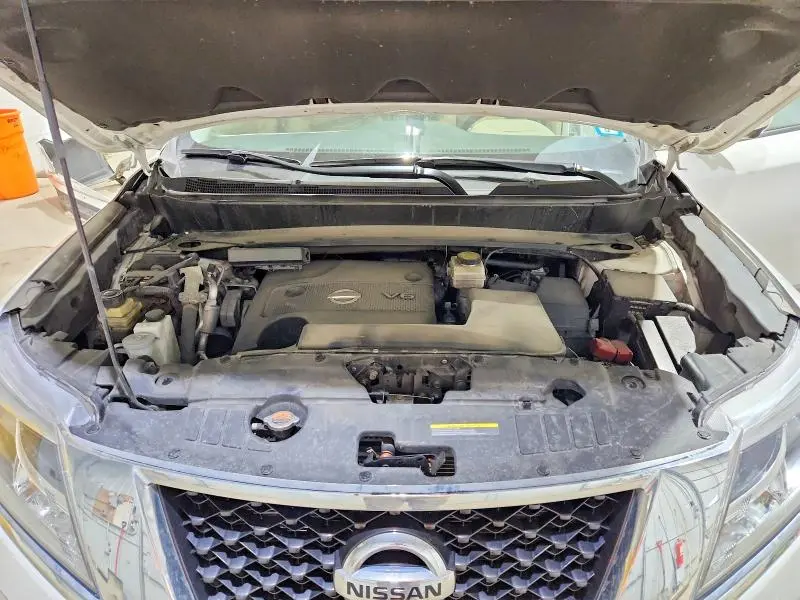 2016 NISSAN PATHFINDER SL  