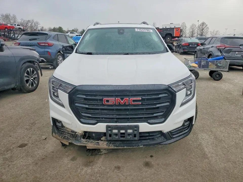 2023 GMC TERRAIN SLT  