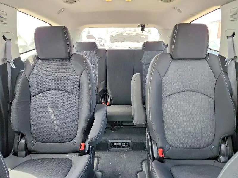 2015 CHEVROLET TRAVERSE LT  