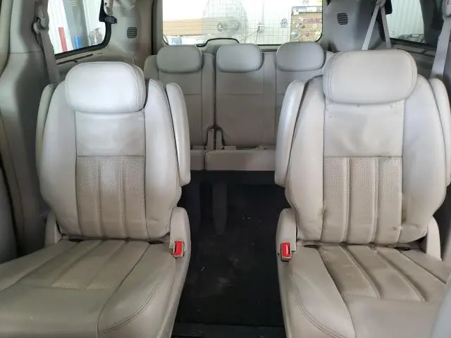 2010 CHRYSLER TOWN & COUNTRY TOURING  