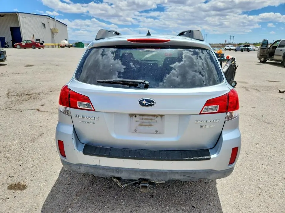 2013 SUBARU OUTBACK 3.6R LIMITED  