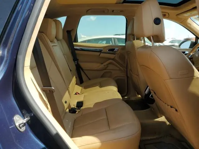 2013 PORSCHE CAYENNE GTS  