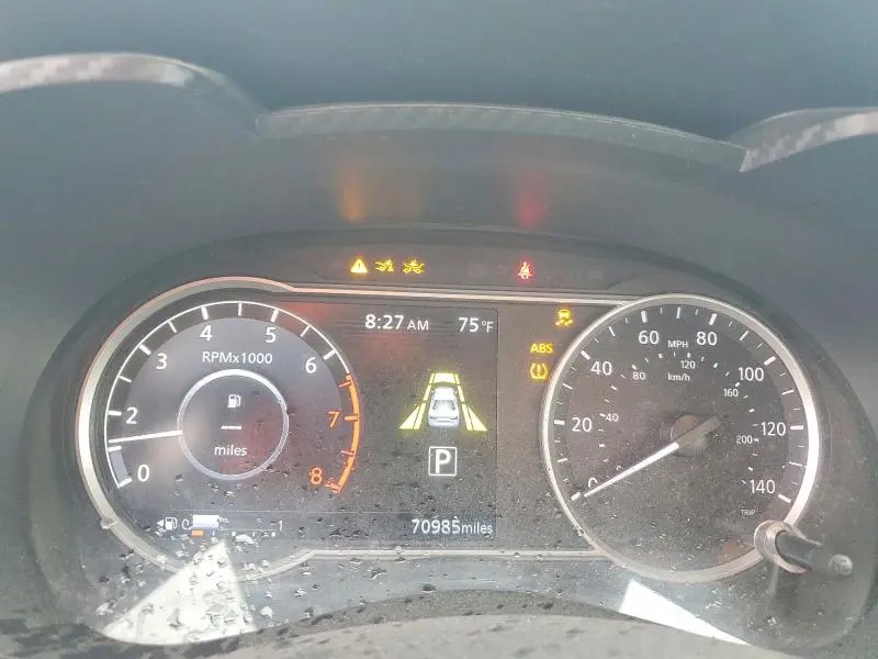2021 NISSAN VERSA SR  
