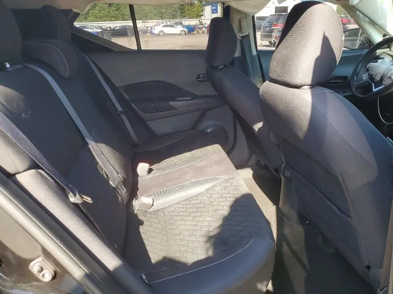 2022 NISSAN KICKS S  